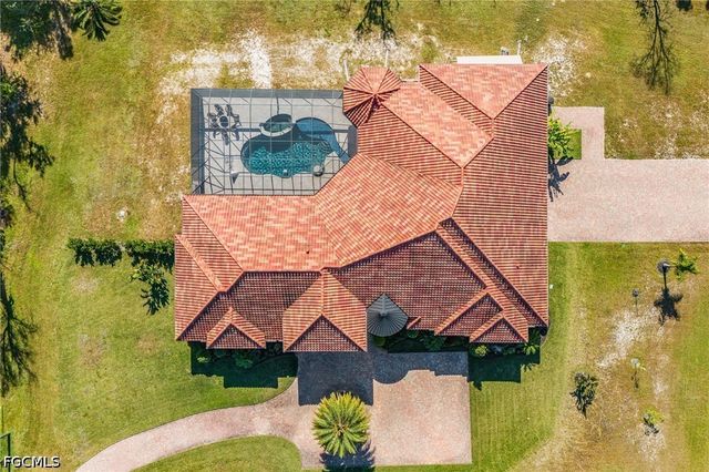8250 Penzance BLVD, Fort Myers, FL 33912