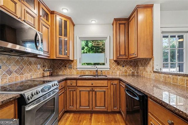 2120 Thorndale Drive SW, Lilburn, GA 30047