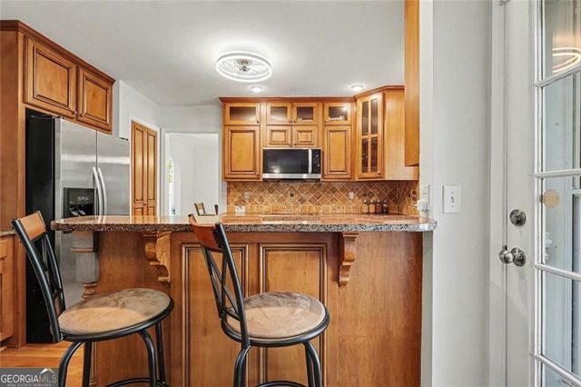 2120 Thorndale Drive SW, Lilburn, GA 30047