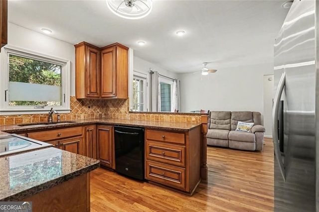 2120 Thorndale Drive SW, Lilburn, GA 30047