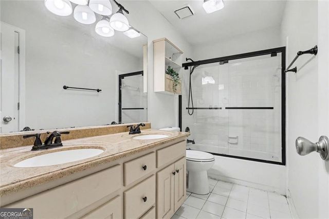 2120 Thorndale Drive SW, Lilburn, GA 30047