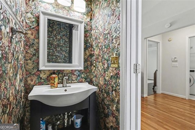 2120 Thorndale Drive SW, Lilburn, GA 30047