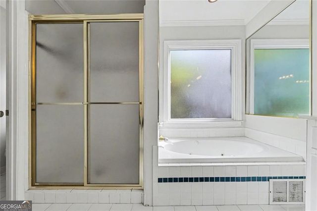 2120 Thorndale Drive SW, Lilburn, GA 30047