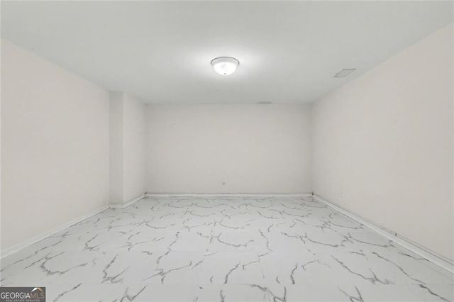 2120 Thorndale Drive SW, Lilburn, GA 30047