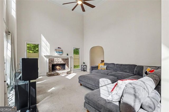 2120 Thorndale Drive SW, Lilburn, GA 30047