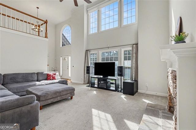 2120 Thorndale Drive SW, Lilburn, GA 30047