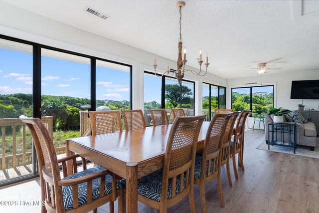 12 Royal Tern Court, Southport, NC 28461