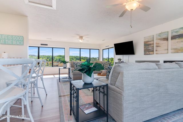 12 Royal Tern Court, Southport, NC 28461