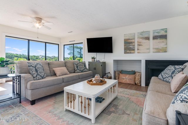 12 Royal Tern Court, Southport, NC 28461