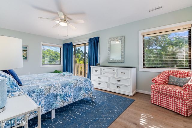 12 Royal Tern Court, Southport, NC 28461