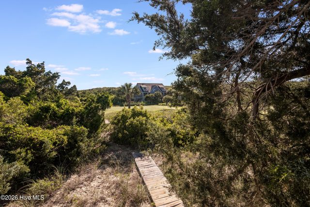 12 Royal Tern Court, Southport, NC 28461