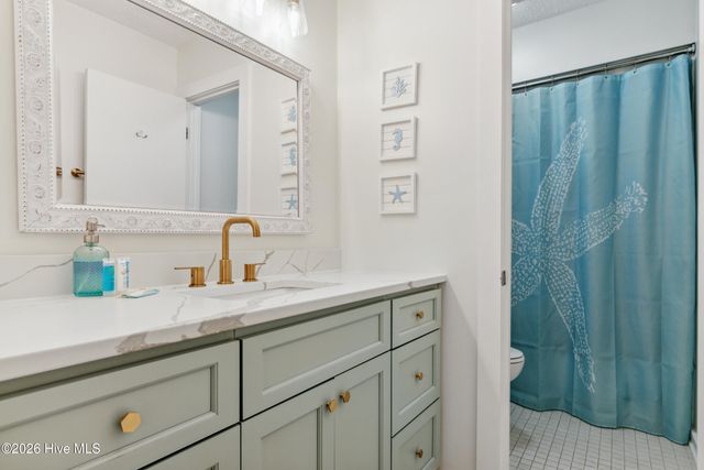 12 Royal Tern Court, Southport, NC 28461