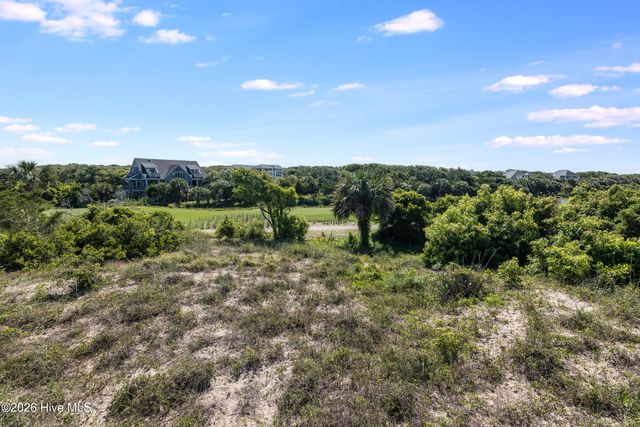 12 Royal Tern Court, Southport, NC 28461