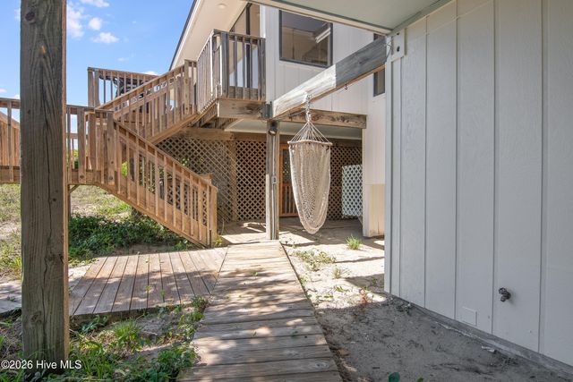 12 Royal Tern Court, Southport, NC 28461