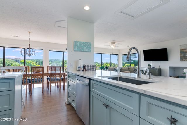 12 Royal Tern Court, Southport, NC 28461