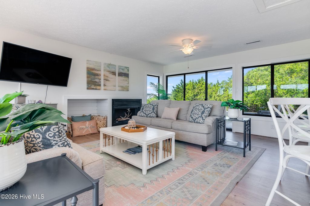 Image 10 of property listing at 12 Royal Tern Court, Southport, NC 28461