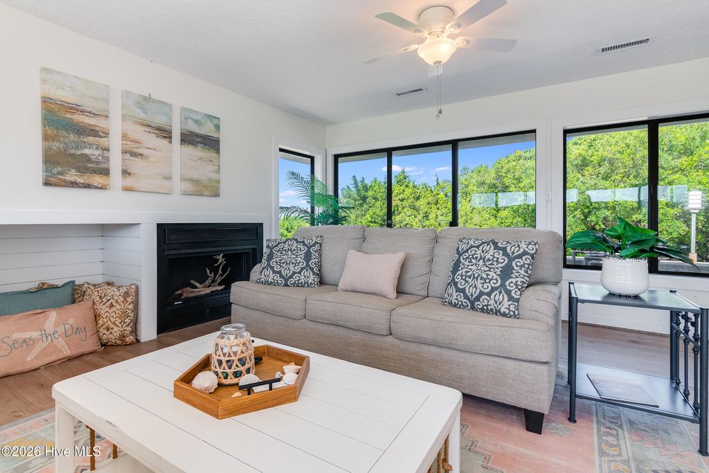 Image 11 of property listing at 12 Royal Tern Court, Southport, NC 28461