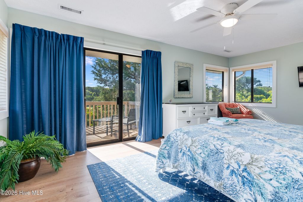 Image 23 of property listing at 12 Royal Tern Court, Southport, NC 28461