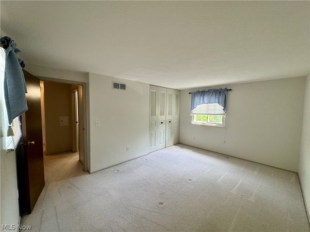 975 Deepwood Drive, Macedonia, OH 44056