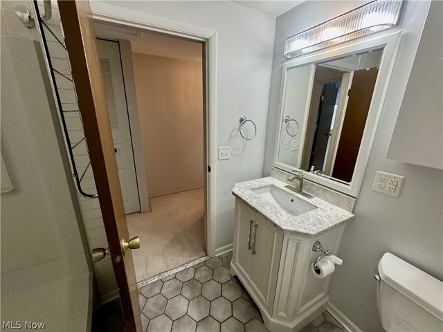 975 Deepwood Drive, Macedonia, OH 44056