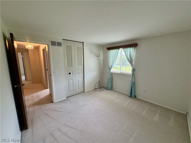975 Deepwood Drive, Macedonia, OH 44056