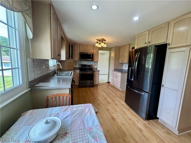 975 Deepwood Drive, Macedonia, OH 44056