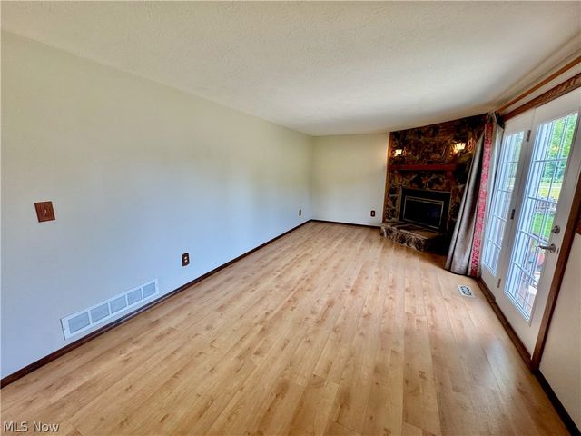975 Deepwood Drive, Macedonia, OH 44056