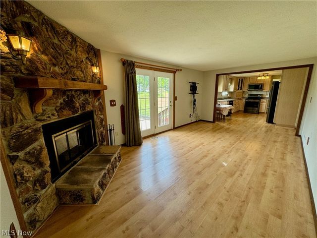 975 Deepwood Drive, Macedonia, OH 44056