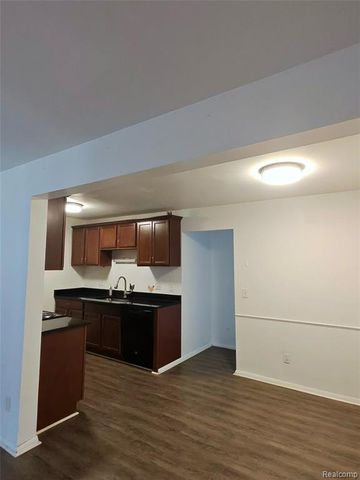 25301 Five Mile Rd 130, Redford, MI 48239