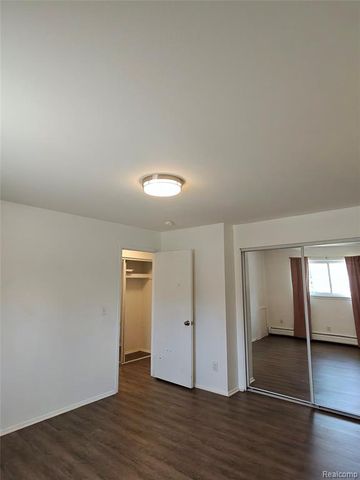25301 Five Mile Rd 130, Redford, MI 48239