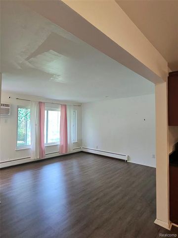 25301 Five Mile Rd 130, Redford, MI 48239