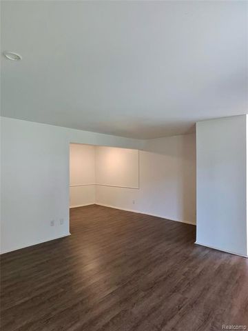 25301 Five Mile Rd 130, Redford, MI 48239