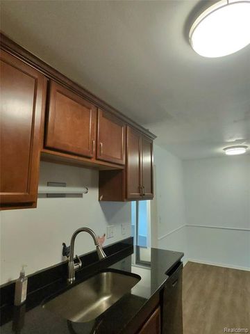 25301 Five Mile Rd 130, Redford, MI 48239