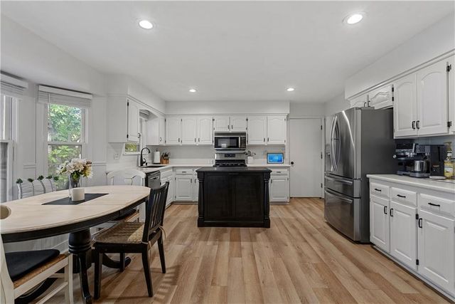 11104 W 109th Terrace, Overland Park, KS 66210