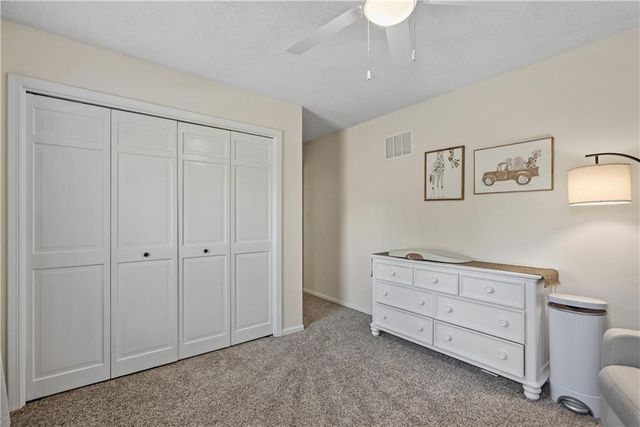 11104 W 109th Terrace, Overland Park, KS 66210