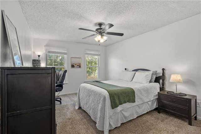 11104 W 109th Terrace, Overland Park, KS 66210