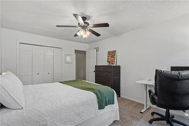 11104 W 109th Terrace, Overland Park, KS 66210