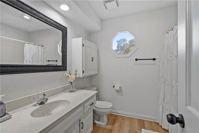 11104 W 109th Terrace, Overland Park, KS 66210