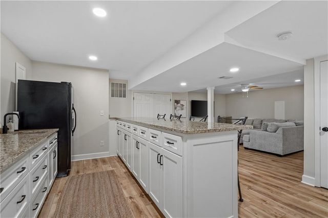 11104 W 109th Terrace, Overland Park, KS 66210