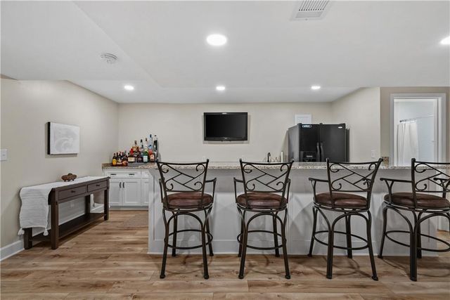 11104 W 109th Terrace, Overland Park, KS 66210