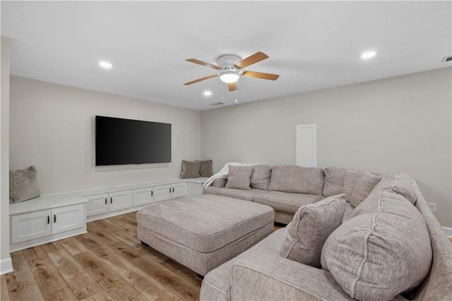 11104 W 109th Terrace, Overland Park, KS 66210
