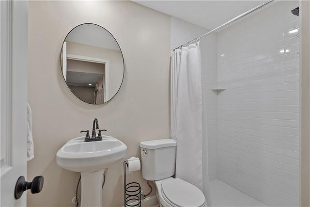 11104 W 109th Terrace, Overland Park, KS 66210