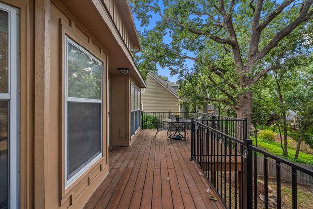 11104 W 109th Terrace, Overland Park, KS 66210