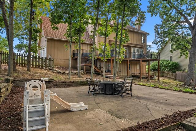 11104 W 109th Terrace, Overland Park, KS 66210