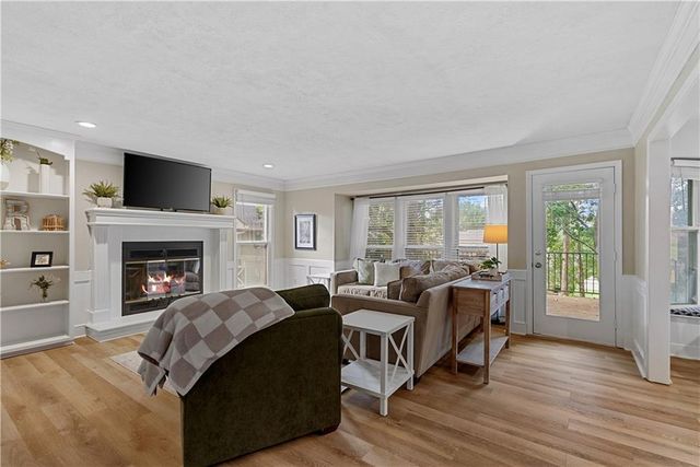 11104 W 109th Terrace, Overland Park, KS 66210