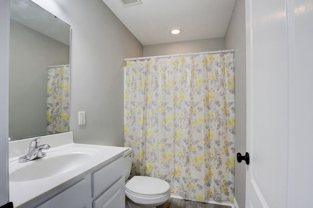 1384 Borrowdale Dr, Clarksville, TN 37040