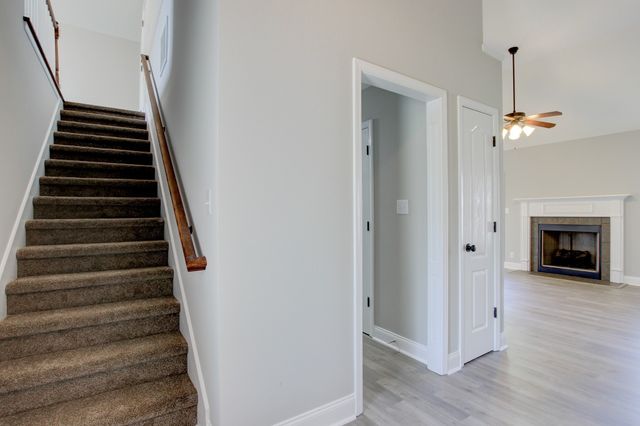 1384 Borrowdale Dr, Clarksville, TN 37040