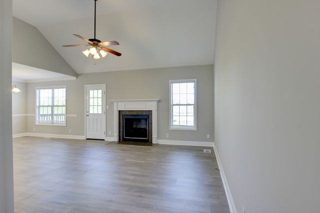 1384 Borrowdale Dr, Clarksville, TN 37040