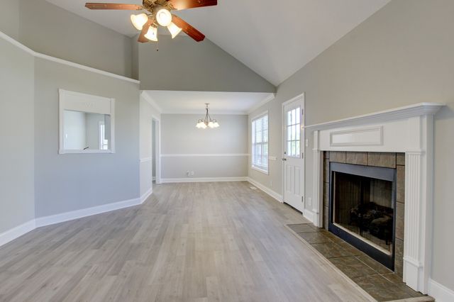 1384 Borrowdale Dr, Clarksville, TN 37040