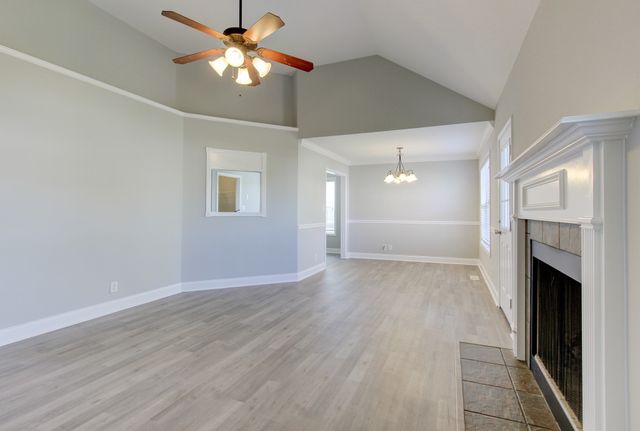 1384 Borrowdale Dr, Clarksville, TN 37040